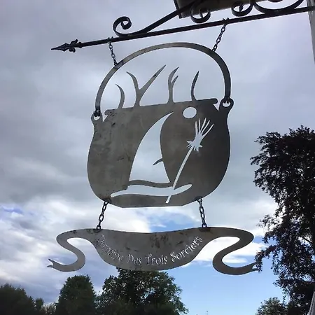 Domaine Des Trois Sorciers