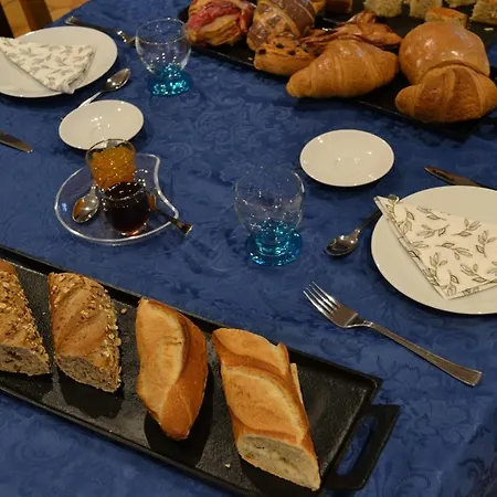 Domaine Des Trois Sorciers Nocleg ze śniadaniem 3*