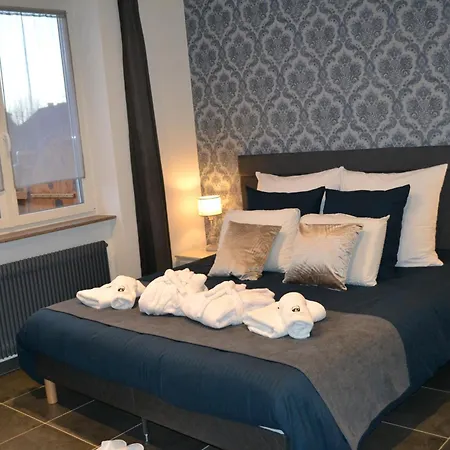 Domaine Des Trois Sorciers Bed and Breakfast *